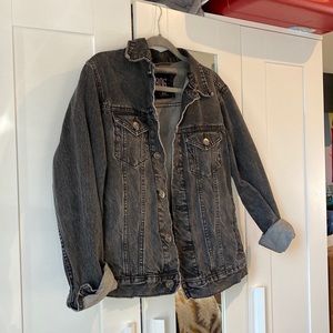 BDG Core Denim Trucker Jacket. Men Size XS/Women Size M